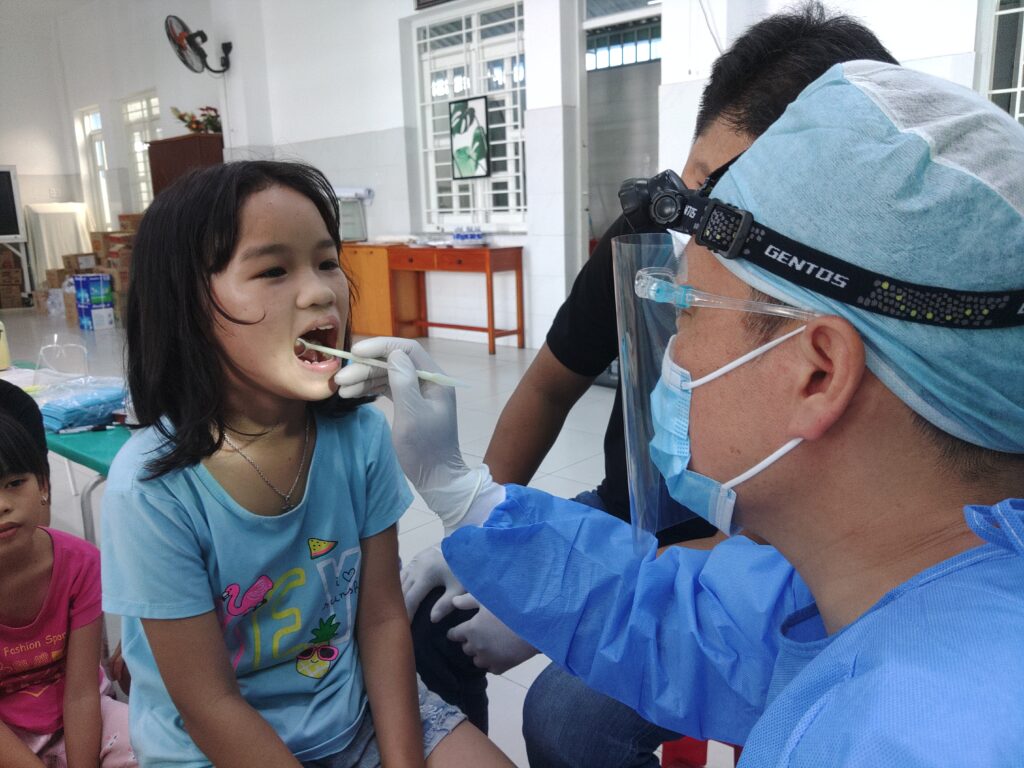 ベトナム歯科ボランティア