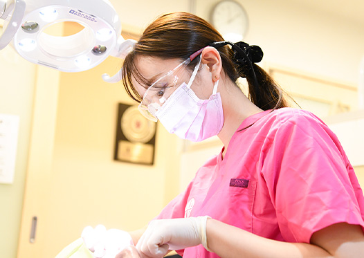 ALBA歯科＆矯正歯科の「セラミック治療」治療風景
