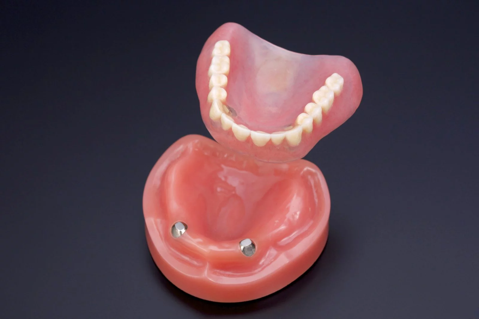 磁性アタッチメント義歯のイメージ画像