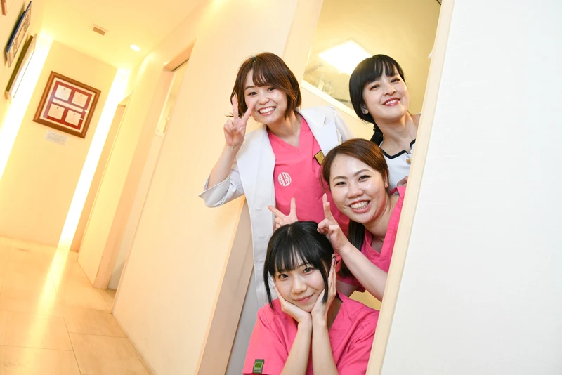 小児歯科の歯科医師やスタッフの写真です